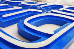 Lichtwerbung im Neonlook Lichtwerbung im Neonlook